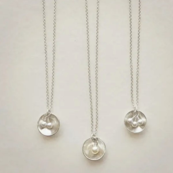 Single Pearl Oyster Necklace